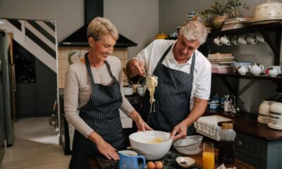 Claire a travaillé 30 ans sans salaire dans la boulangerie familiale. Aujourd'hui, elle risque de toucher trois fois moins de retraite que son mari Marc