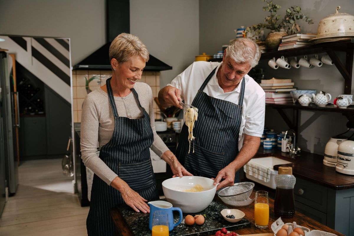 Claire a travaillé 30 ans sans salaire dans la boulangerie familiale. Aujourd'hui, elle risque de toucher trois fois moins de retraite que son mari Marc