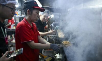 Barbecue Academy, la nouvelle chance des travailleurs chinois