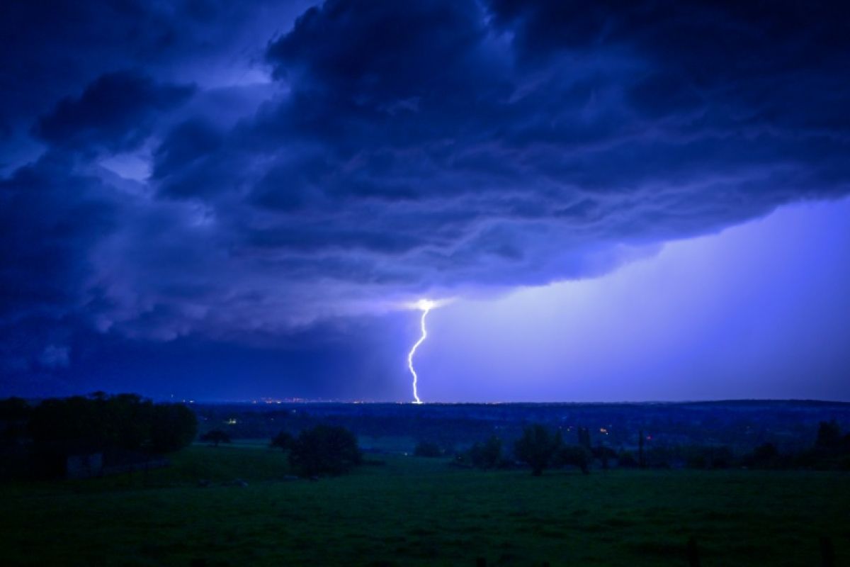 Deux morts et des dégâts considérables après les orages de la nuit