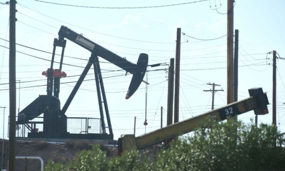 Bénéfices records pour Exxon et Chevron le revers de la médaille pour les conducteurs américains