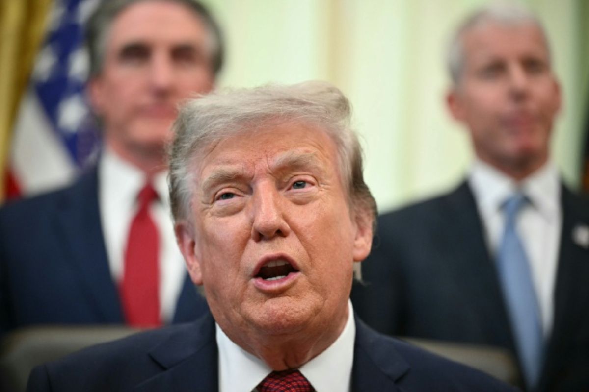 Trump hausse le ton face à l'Iran tandis que la guerre s'étend au Yémen