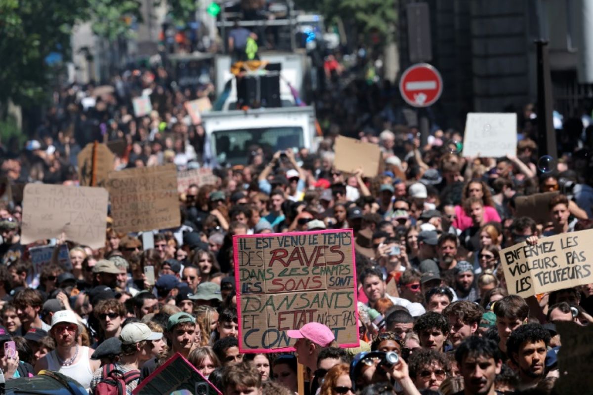 La fête en plein air devient un délit la prison et les amendes se resserrent autour des free parties