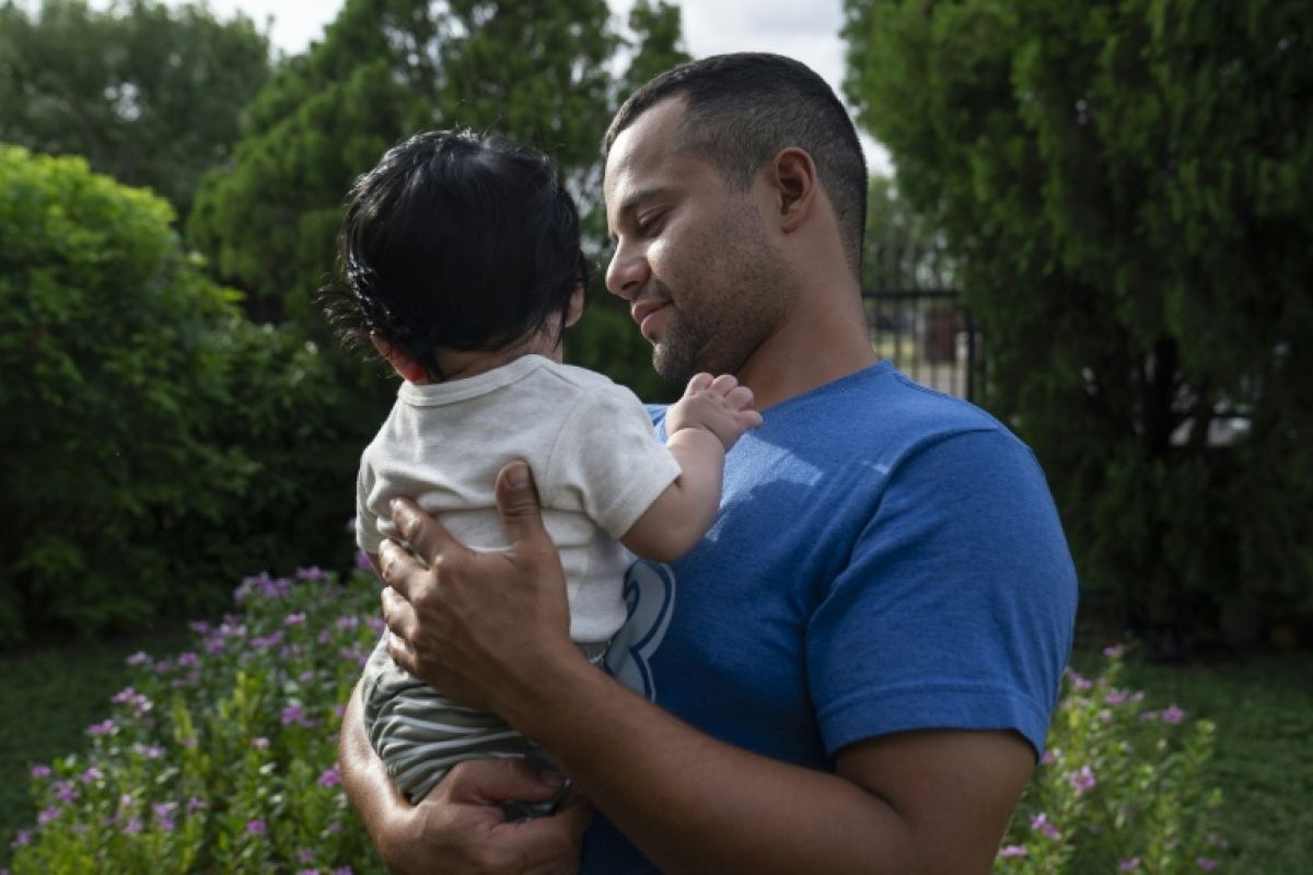 Expulsé malgré son statut de Dreamer, il a raté la naissance de son fils