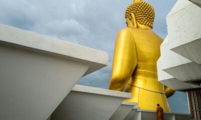 Un enfant de 11 ans provoque la mort de dix moines dans un accident en Thaïlande