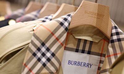 Burberry parie sur les jeunes Chinois et les Américains pour doper ses ventes