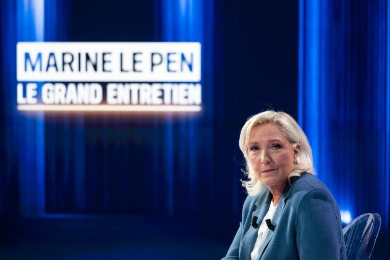 Marine Le Pen pose un ultimatum pour sa candidature à l’Élysée