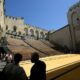 Le Festival d'Avignon fête ses 80 ans entre éclats de scène et coupes budgétaires