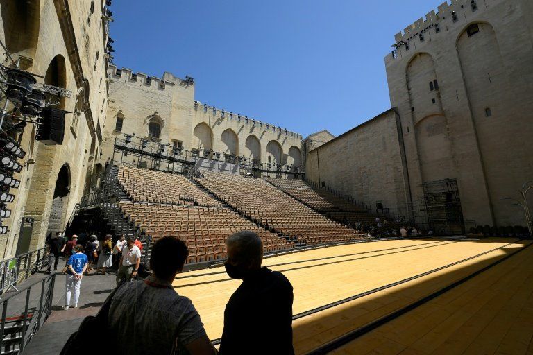 Le Festival d'Avignon fête ses 80 ans entre éclats de scène et coupes budgétaires