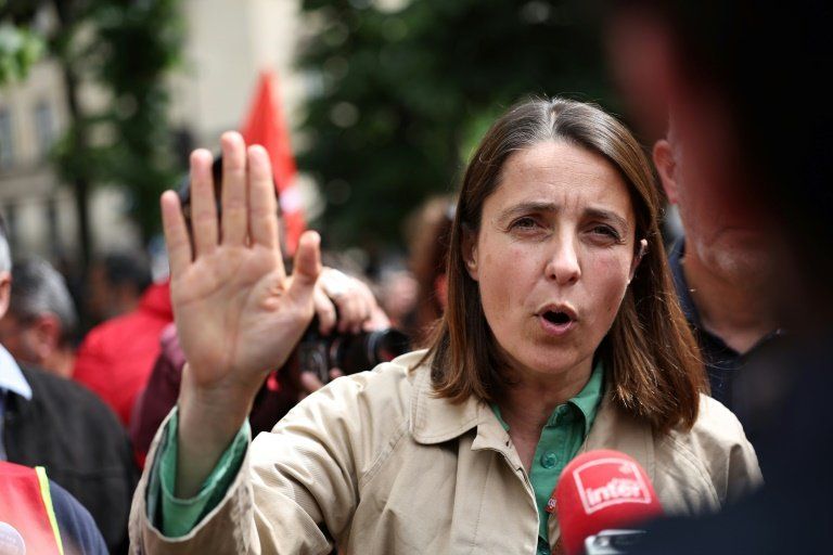 La CGT exige une loi d'urgence pour les travailleurs et le gouvernement table sur 2027
