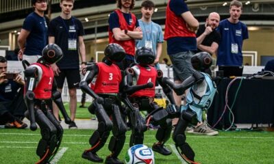 Des robots jouent au foot à Incheon et visent la Coupe du monde 2050