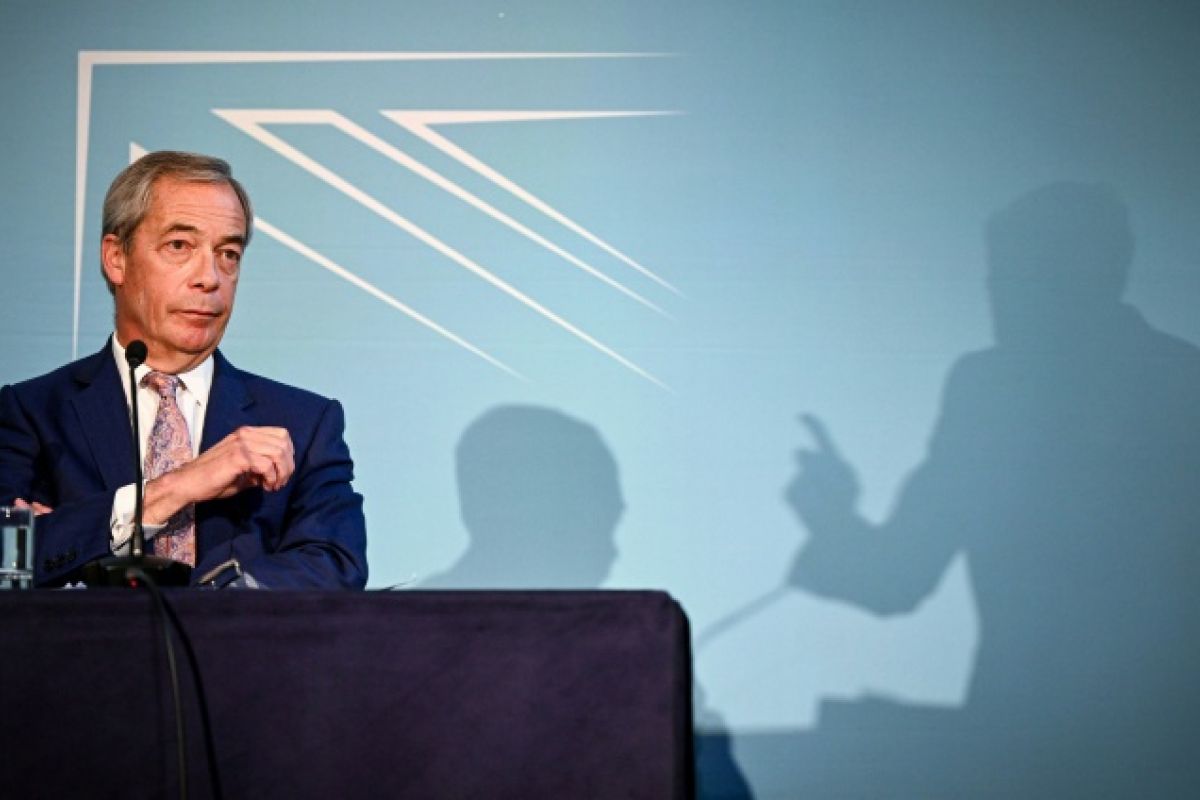 Nigel Farage quitte son siège de député pour provoquer un test électoral sur son honnêteté