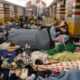 Huit morts dont deux fillettes dans une nuit de frappes russes en Ukraine
