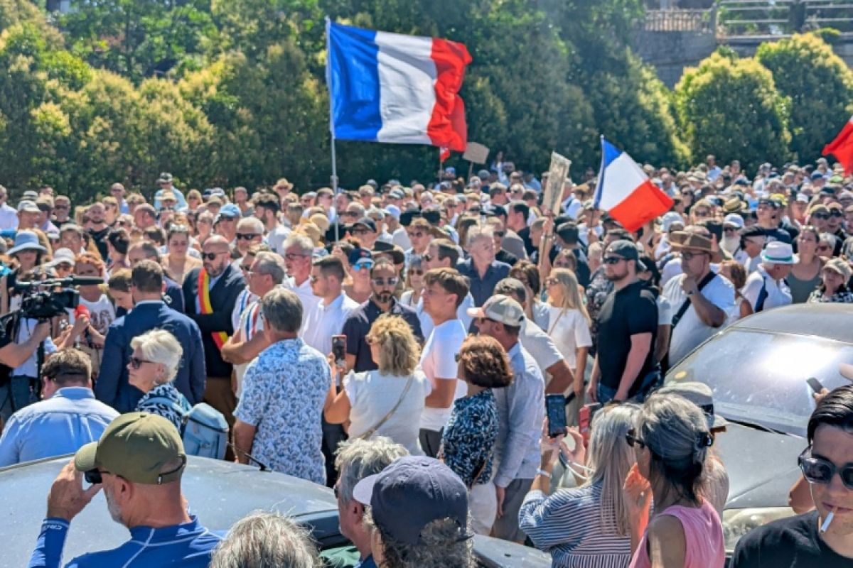 4500 personnes vêtues de blanc pour Louis le cri de colère d'une mère