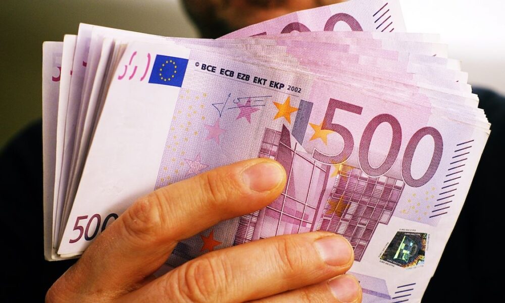 Voici combien rapportent 10 000 euros placés en assurance vie pendant 10 ans