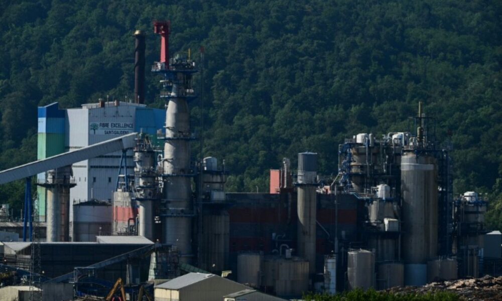 Des ouvriers prennent le contrôle de leur usine pour éviter la liquidation