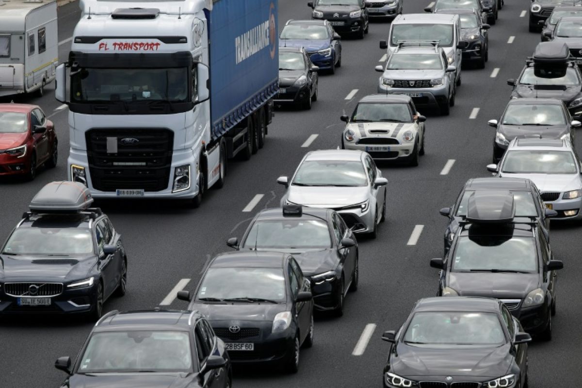 Samedi de tous les dangers sur les routes 937 km de bouchons et une chaleur accablante