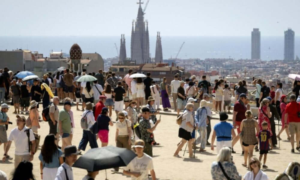 L'Espagne surf sur la vague touristique malgré les tensions mondiales