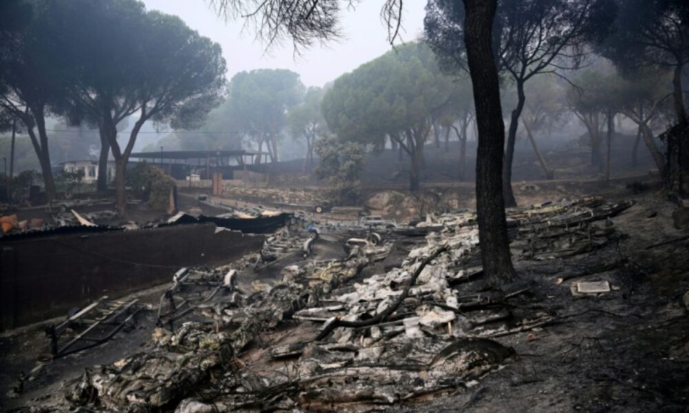 La trêve nocturne des pompiers espagnols face au vent qui change tout