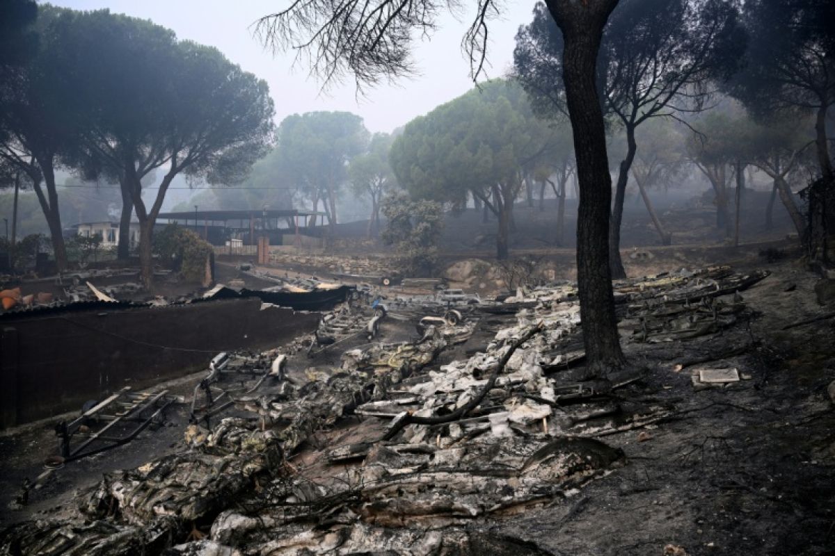 La trêve nocturne des pompiers espagnols face au vent qui change tout