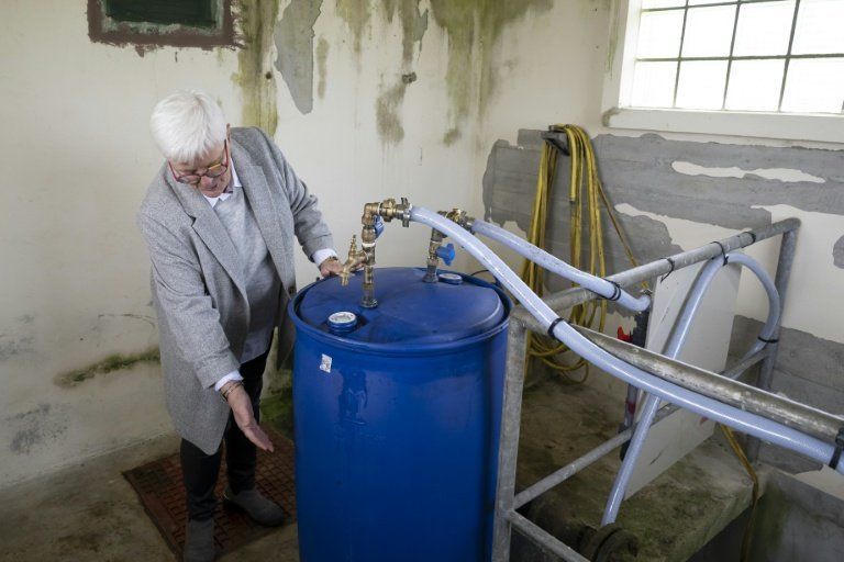 Un an sans eau potable, le quotidien bousculé de 2600 habitants