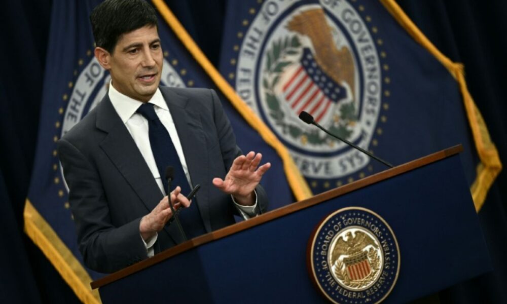La Fed garde ses taux stables, Trump fulmine