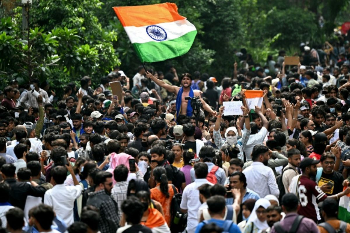 La rue a gagné en Inde : le ministre de l'Éducation démissionne après la fronde des étudiants