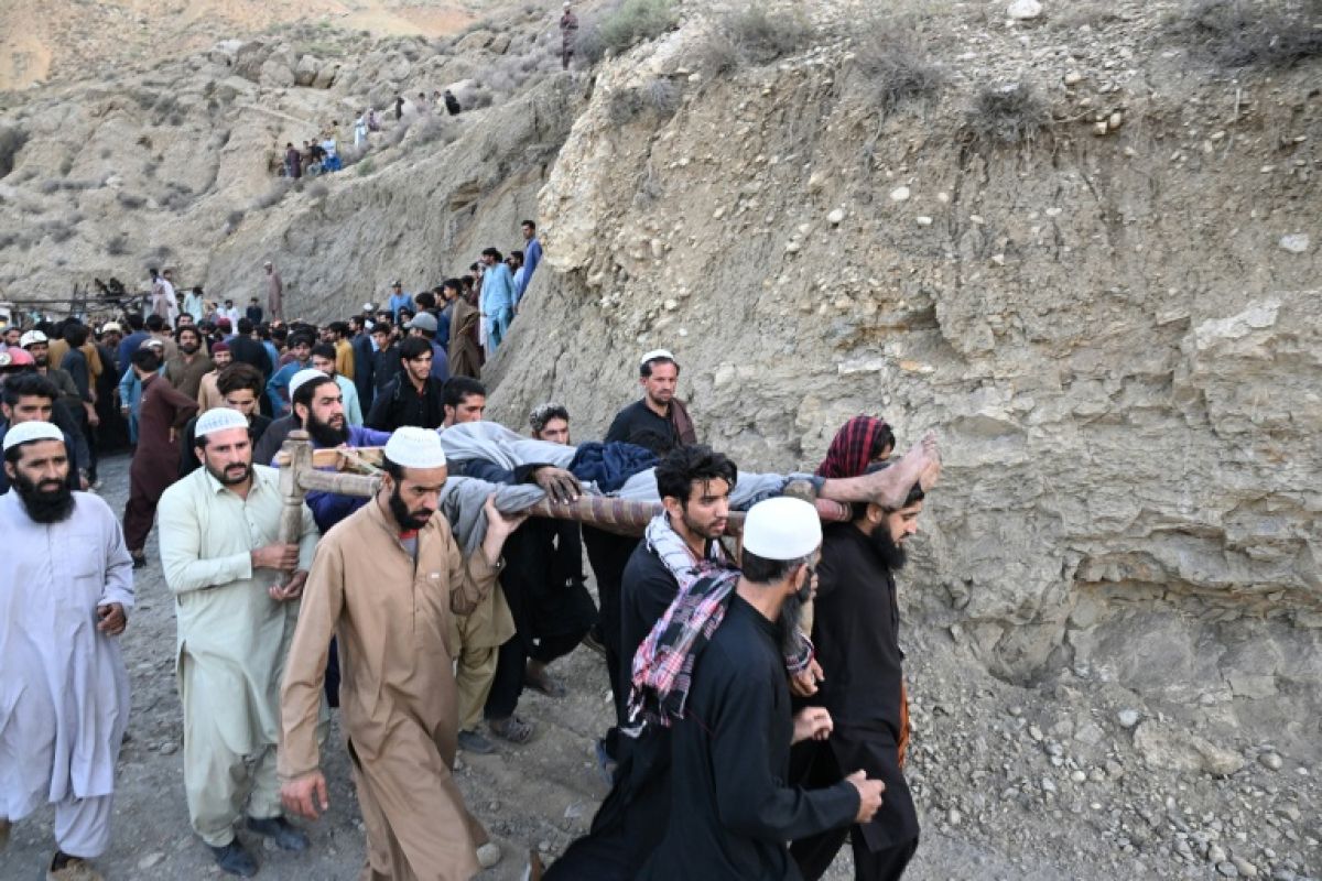 Une déflagration au fond d'une mine pakistanaise emporte 34 mineurs, les recherches continuent