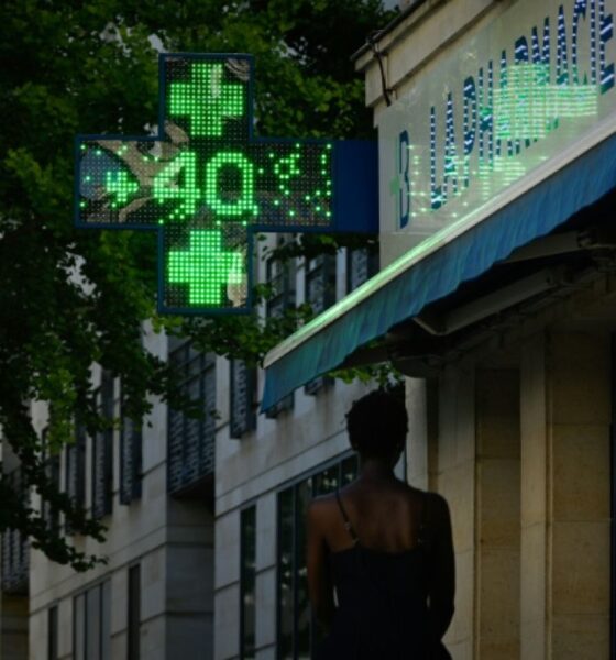 Troisième canicule en deux mois la France suffoque