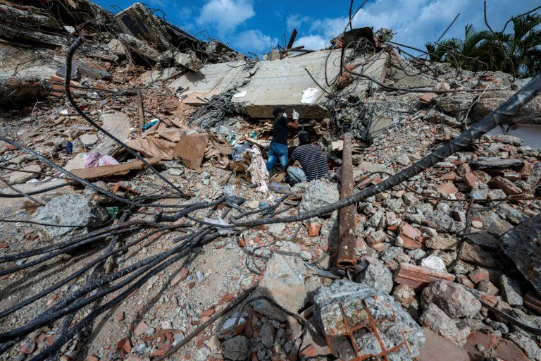 Au Venezuela, huit jours après les secousses, les sauveteurs affrontent le silence des décombres