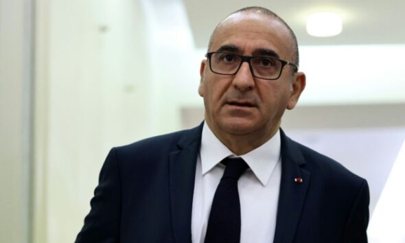 Sarcelles sous tension après la découverte d'une arme de guerre près d'une synagogue