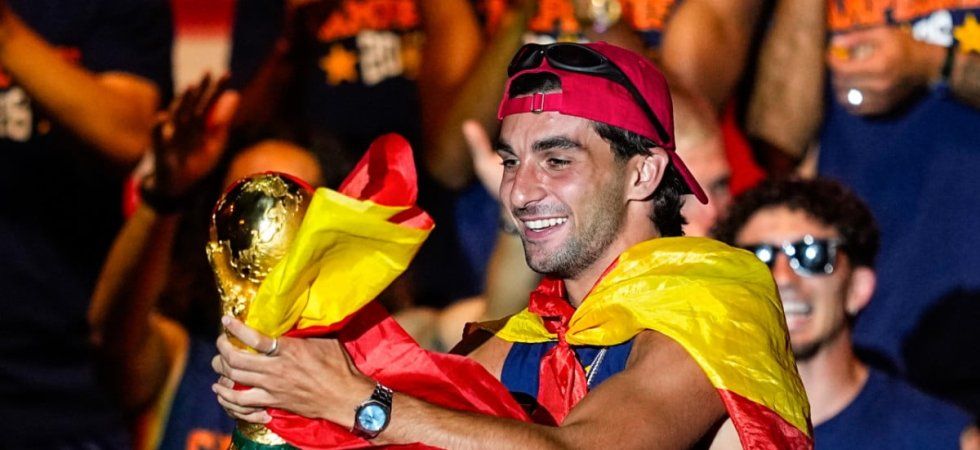 Ferran Torres sacré champion du monde et sa casquette pro-Trump fait le buzz