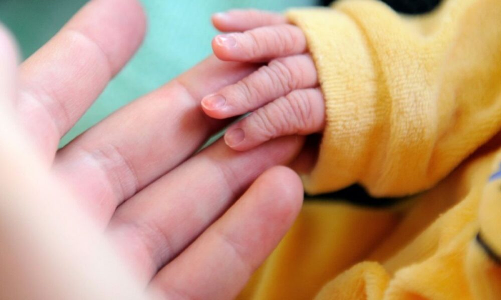 Naissance en berne : la France continue de voir moins de bébés arriver