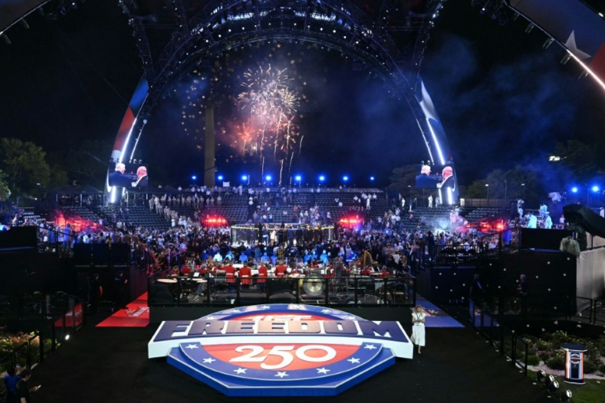 Huit suspects inculpés pour un projet d'attaque aux drones contre un gala de Trump