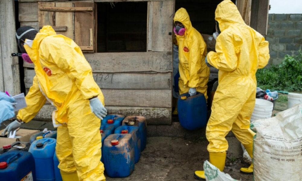 Dans une forêt du Nigeria, le plus gros labo de meth jamais découvert est démantelé