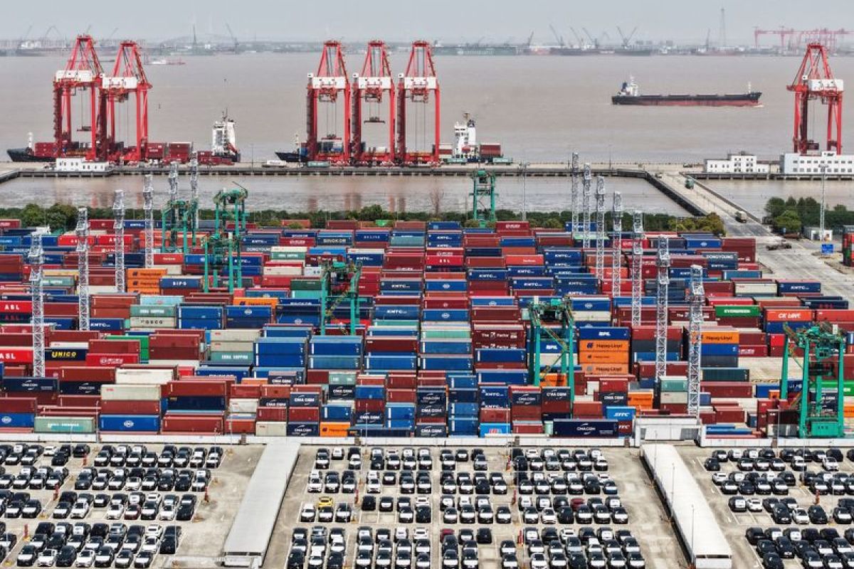 Exportations chinoises à toute vapeur le géant asiatique surprend encore les marchés