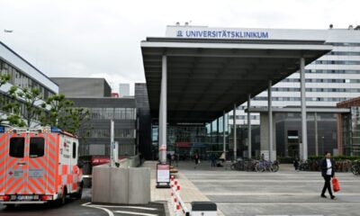 Un humanitaire américain contaminé par Ebola transféré à Francfort