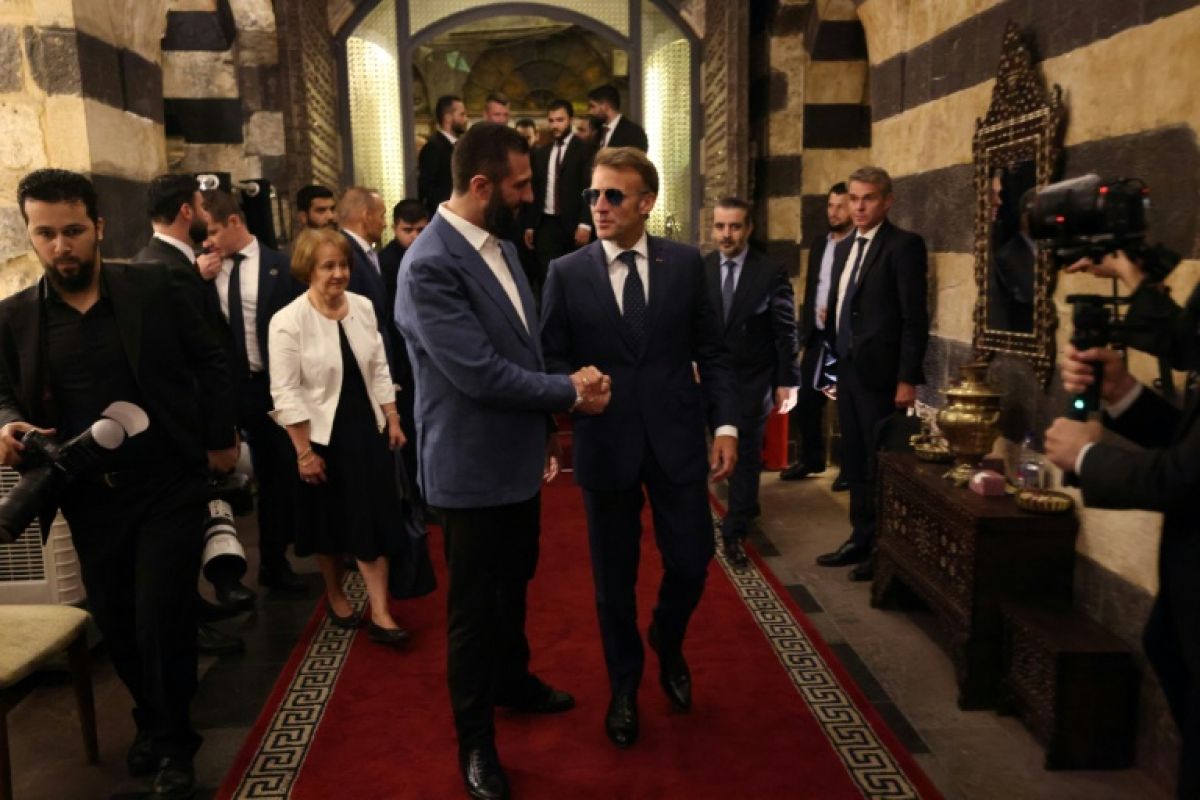 Deux bombes explosent à Damas pendant que Macron boucle sa visite historique