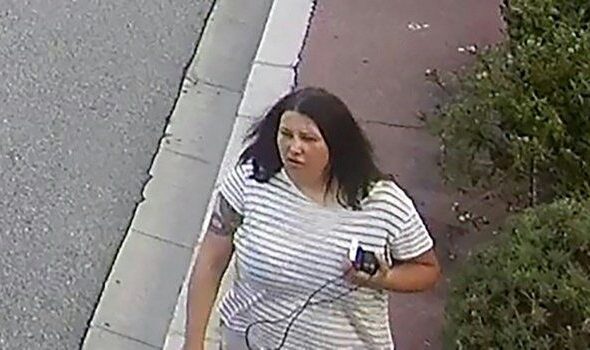 La suspecte au bob noir était une femme grimée en homme