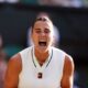 Sabalenka répond à ses détracteurs les pieds dans l'eau à Mykonos