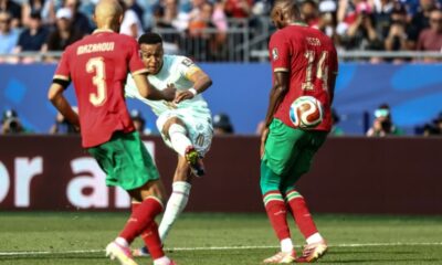 Les Bleus filent en demies sans trembler