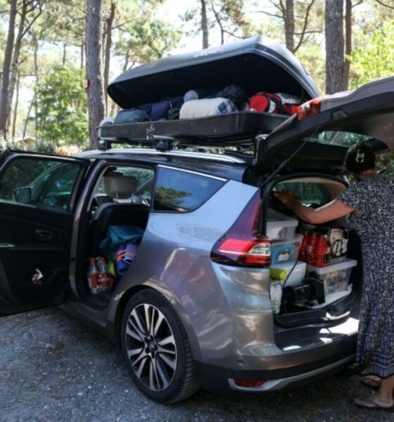 La canicule relance l'enfer des feux en Gironde, des milliers de vacanciers fuient