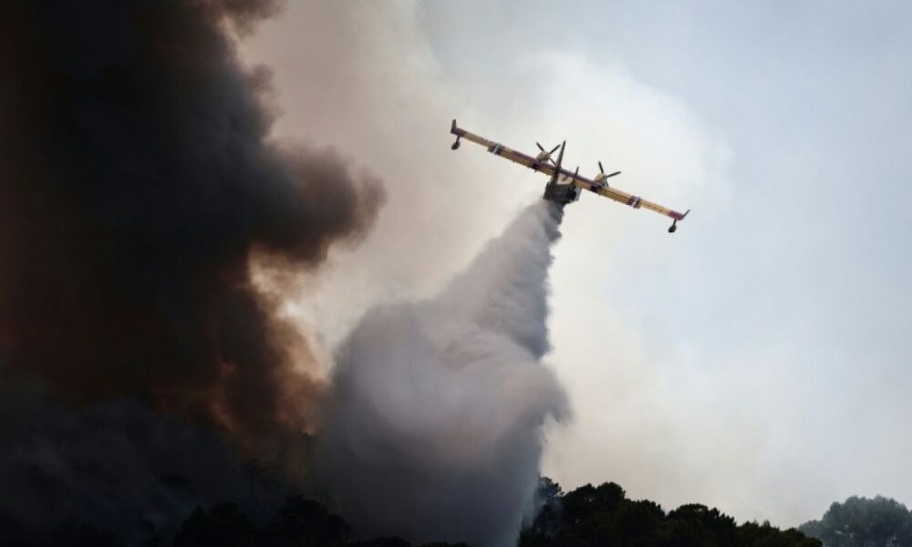 Un nouveau feu dans le Var force l'évacuation de 600 personnes