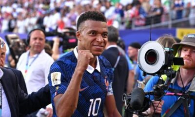 Les Bleus dans la boue, et en quarts