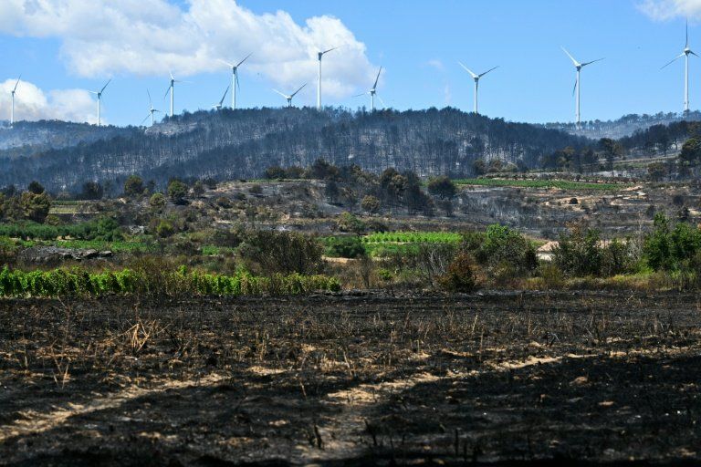 La saison des incendies s'embrase plus tôt que prévu dans le Sud