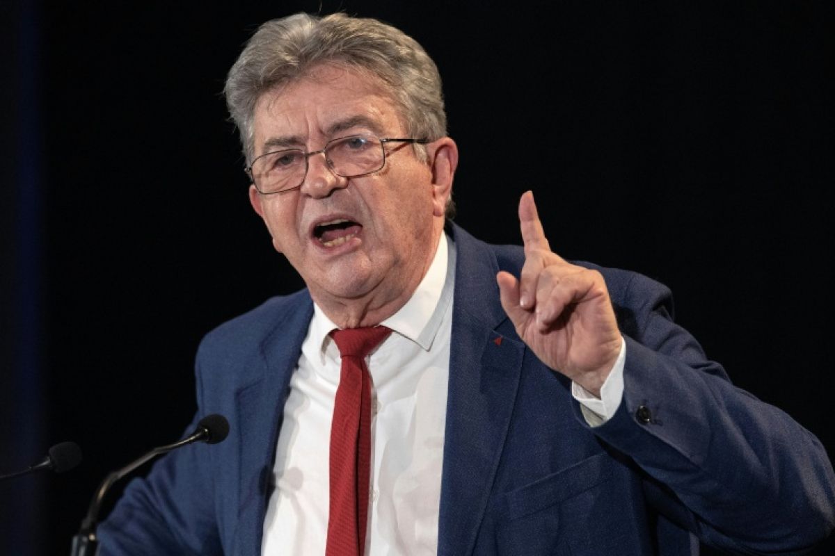 Mélenchon charge le capitalisme responsable des incendies qui ravagent la France
