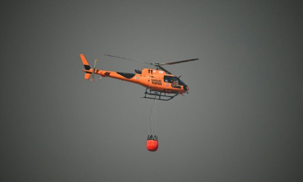 Canet en flammes trois pompiers blessés et des milliers de vacanciers sur le départ