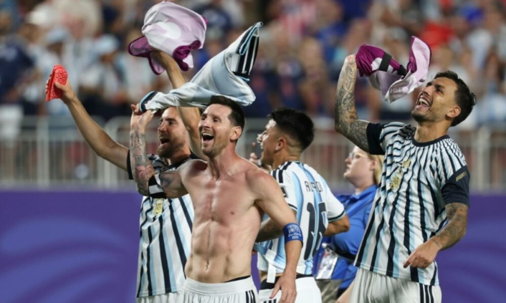 L'Argentine tremble jusqu'au bout mais décroche son billet pour les demies