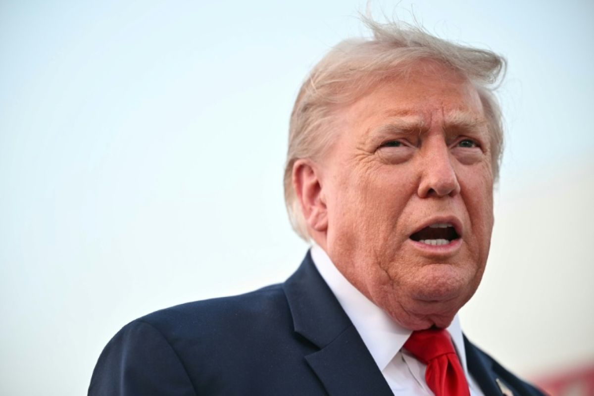 Trump frappe fort contre le Canada avec une nouvelle salve de taxes douanières