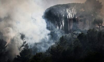 Près de mille pompiers mobilisés face à un feu qui ne lâche rien